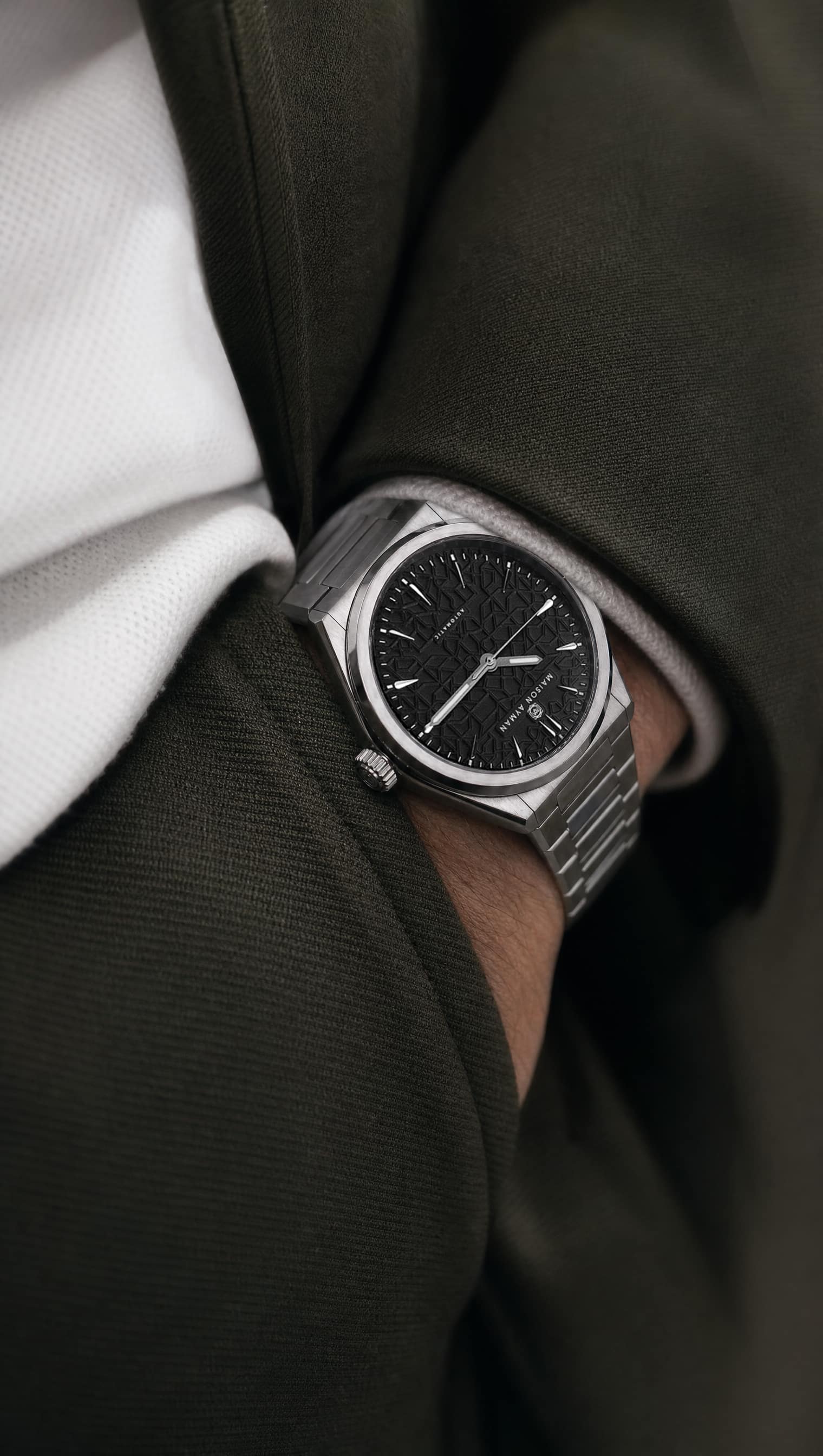 Montre homme automatique au poignet